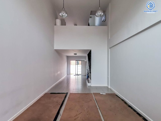 *****อาคารพาณิชย์มือสองย่านกรุงเทพมหานคร ม.สิริอเวนิว เพชรเกษม81 หลังมุม! ตกแต่งสไตล์ Loft ทันสมัย คุณภาพระดับ แสนสิริ เนื้อที่ 28.3 ตร.ว. ฟังก์ชัน 2 ห้องนอน 3 ห้องน้ำ 2 ที่จอดรถ ทำเลเด่น เดินทางสะดวก ใกล้รถไฟฟ้าสายสีน้ำเงิน "สถานีหลักสอง"